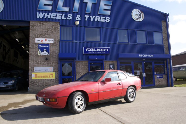 Porsche 924S at Elite Wheels and Tyres