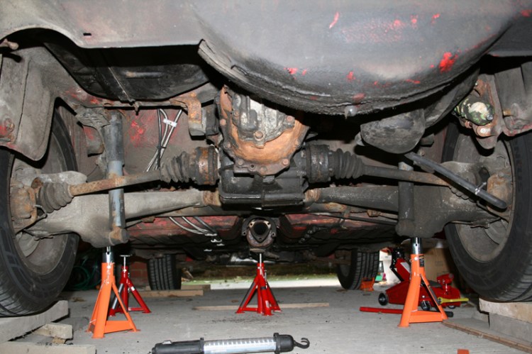 Porsche 924 S Rear Underside