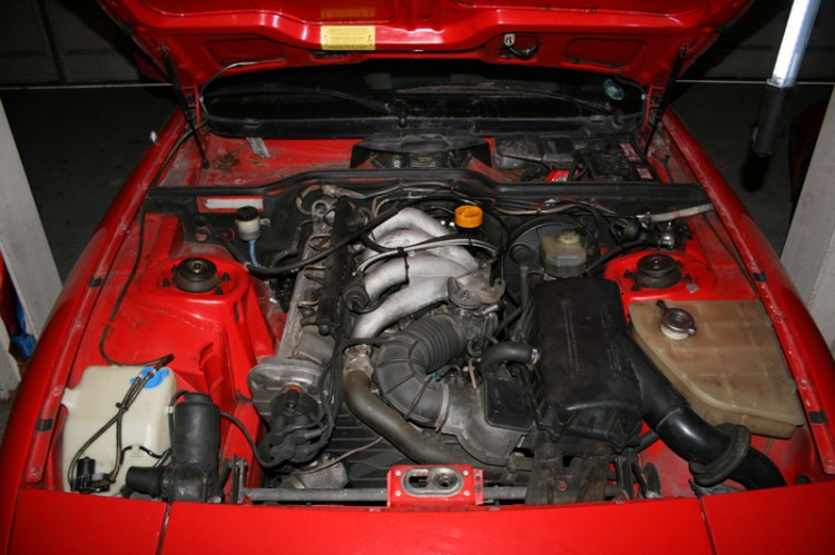 Porsche 924 S Engine In Situ