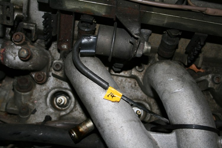 Porsche 924 S Fuel Rail