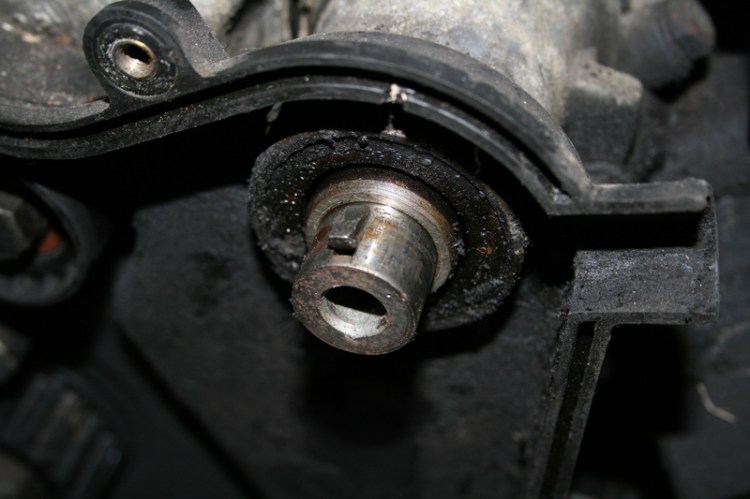 Porsche 924 S Upper Balance Shaft Old